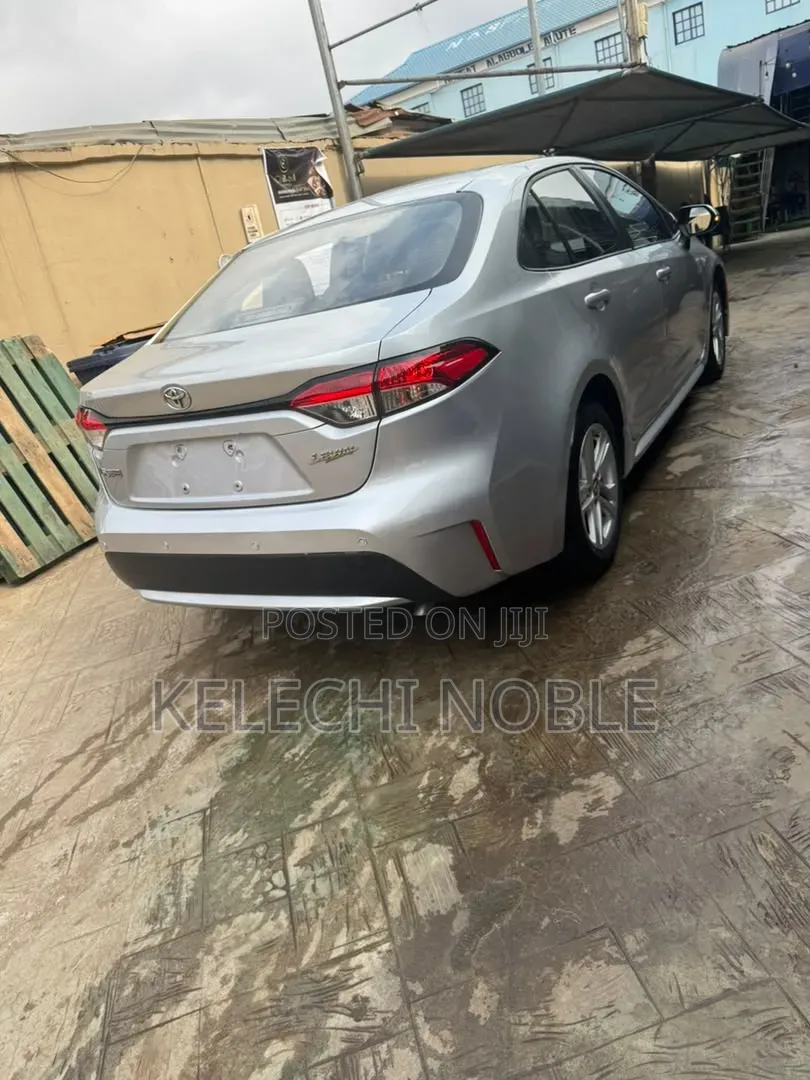Toyota Corolla 2021 Silver