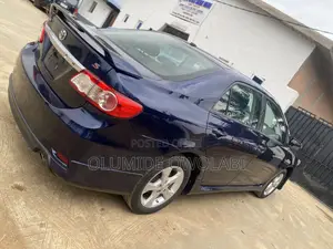 Toyota Corolla 2012 Blue