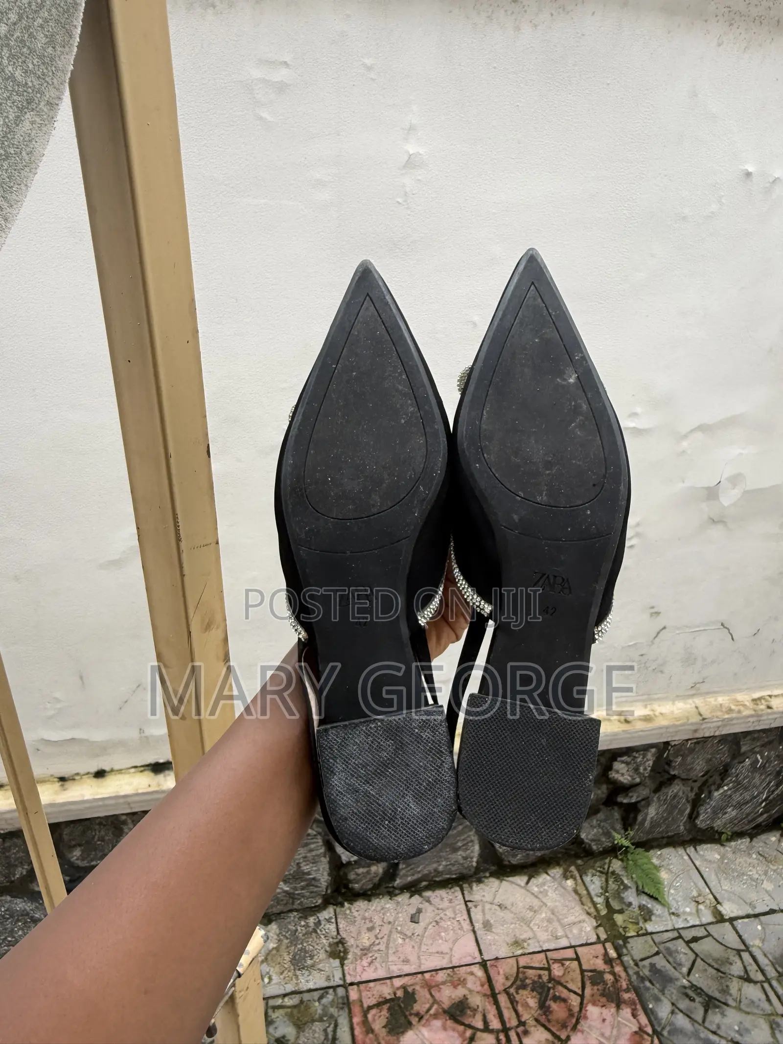 Pointy Flat Shoes Size 42