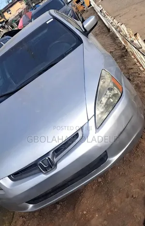 Honda Accord 2004 Silver