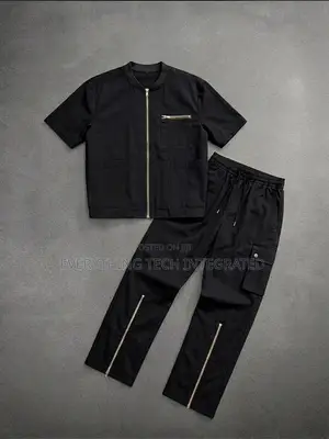Short-Sleeve Zip-Front Shirt With Matching Cargo Pant