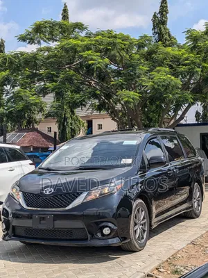 Toyota Sienna 2015 Black