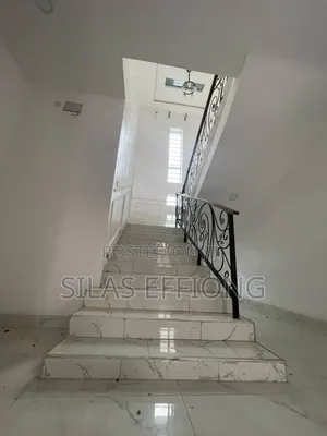 5bdrm Duplex in Shelter, Uyo for rent