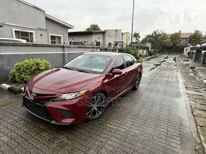 Toyota Camry SE FWD (2.5L 4cyl 8AM) 2018 Burgundy