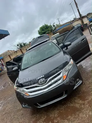 Toyota Venza AWD 2011 Gray