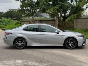 Toyota Camry 2023 Silver