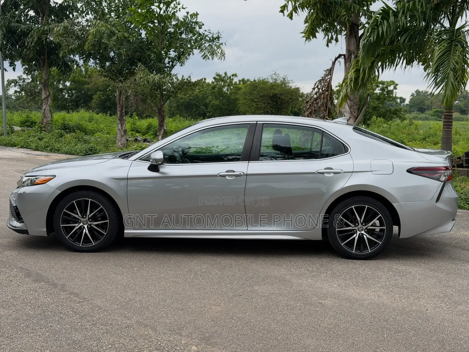 Toyota Camry 2023 Silver