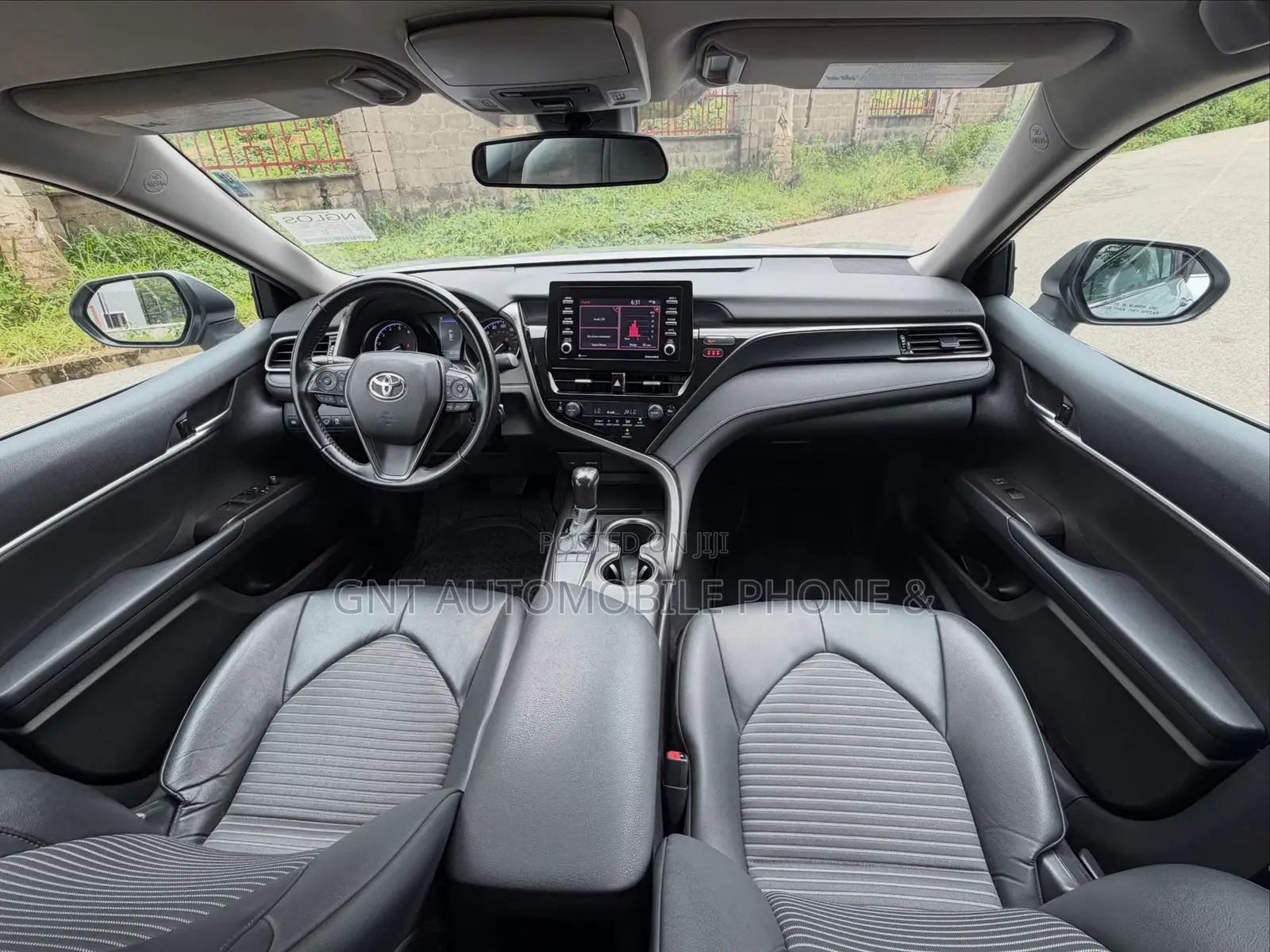 Toyota Camry 2023 Silver