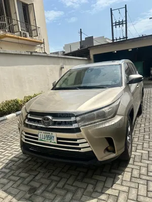 Toyota Highlander 2015 Gold