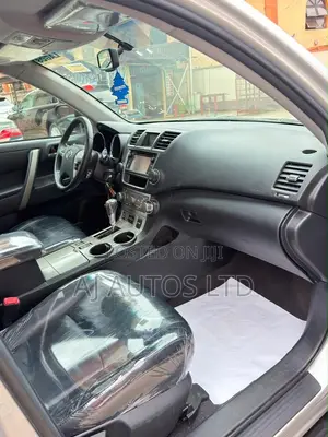 Toyota Highlander 2013 Silver