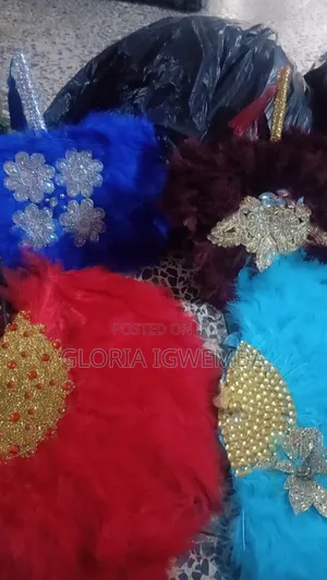 Beautiful and Classy Unique Hand Fan Feathers