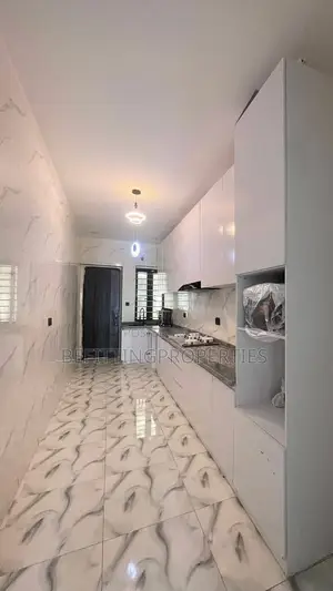 4bdrm Duplex in Lekki for sale