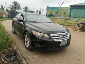 Ford Taurus 2012 Black