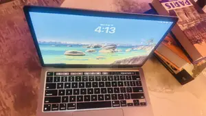 Laptop Apple MacBook Pro 2022 M2 8GB Intel Core i7 SSD 256GB