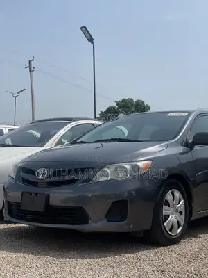 Toyota Corolla LE 4dr Sedan (1.8L 4cyl 4A) 2013 Gray