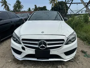 Mercedes-Benz C450 2016 White