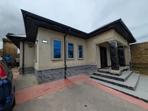 3bdrm Bungalow in Uyo for sale