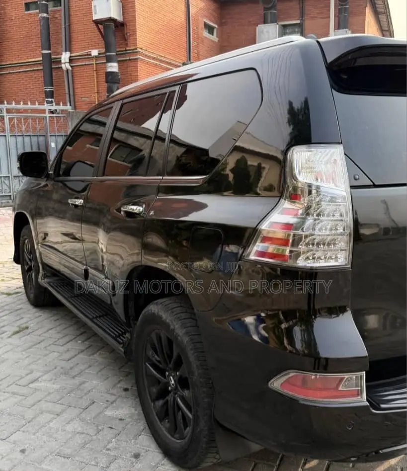 Lexus GX 2011 Black