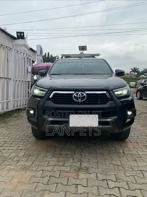 Toyota Hilux 2024 Black