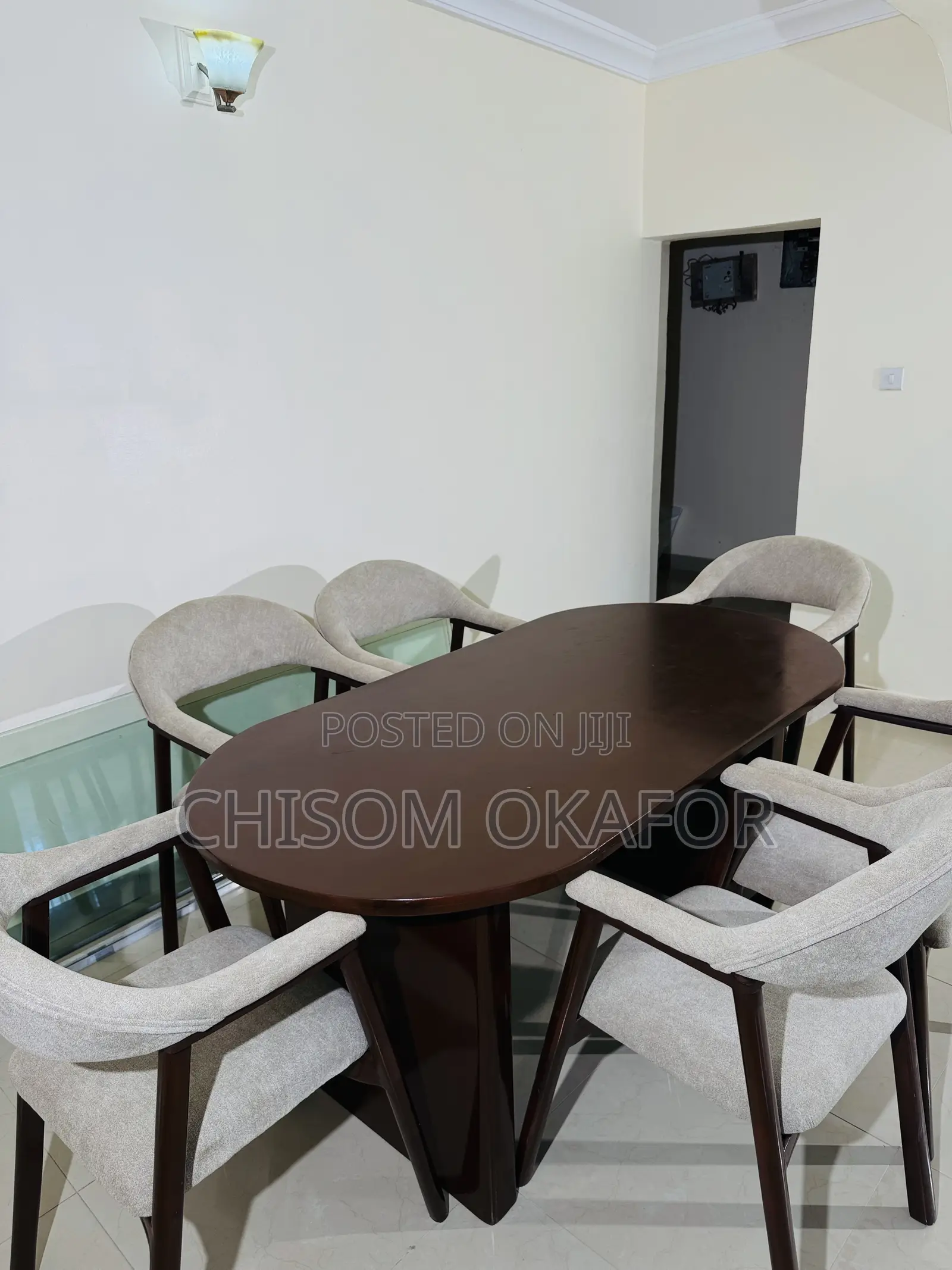 Elegant Modern 6-Seater Solid Wood Dining Set With Upholstered Chairs