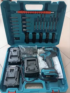 Makita Cordless Impact Wrench Kit