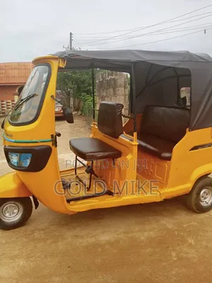 TVS King Deluxe Plus iTouch Start 2023 Yellow