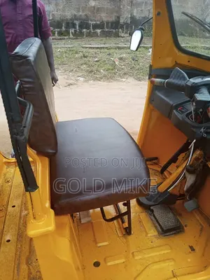 TVS King Deluxe Plus iTouch Start 2023 Yellow