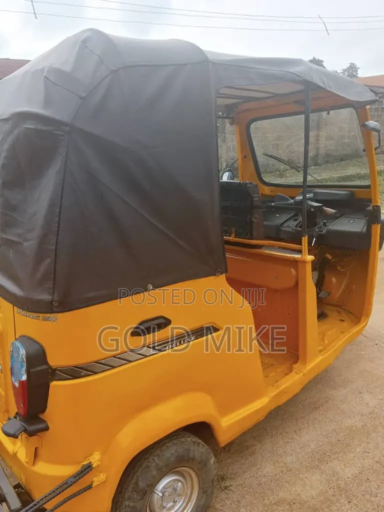 TVS King Deluxe Plus iTouch Start 2023 Yellow