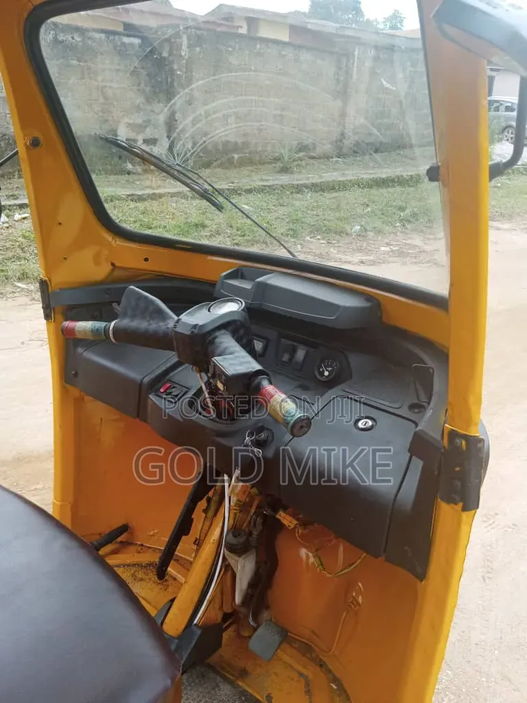 TVS King Deluxe Plus iTouch Start 2023 Yellow