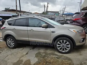 Ford Escape 2017 Gold