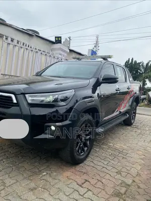 Toyota Hilux 2024 Black