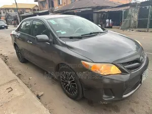 Toyota Corolla LE 4dr Sedan (1.8L 4cyl 4A) 2012 Gray