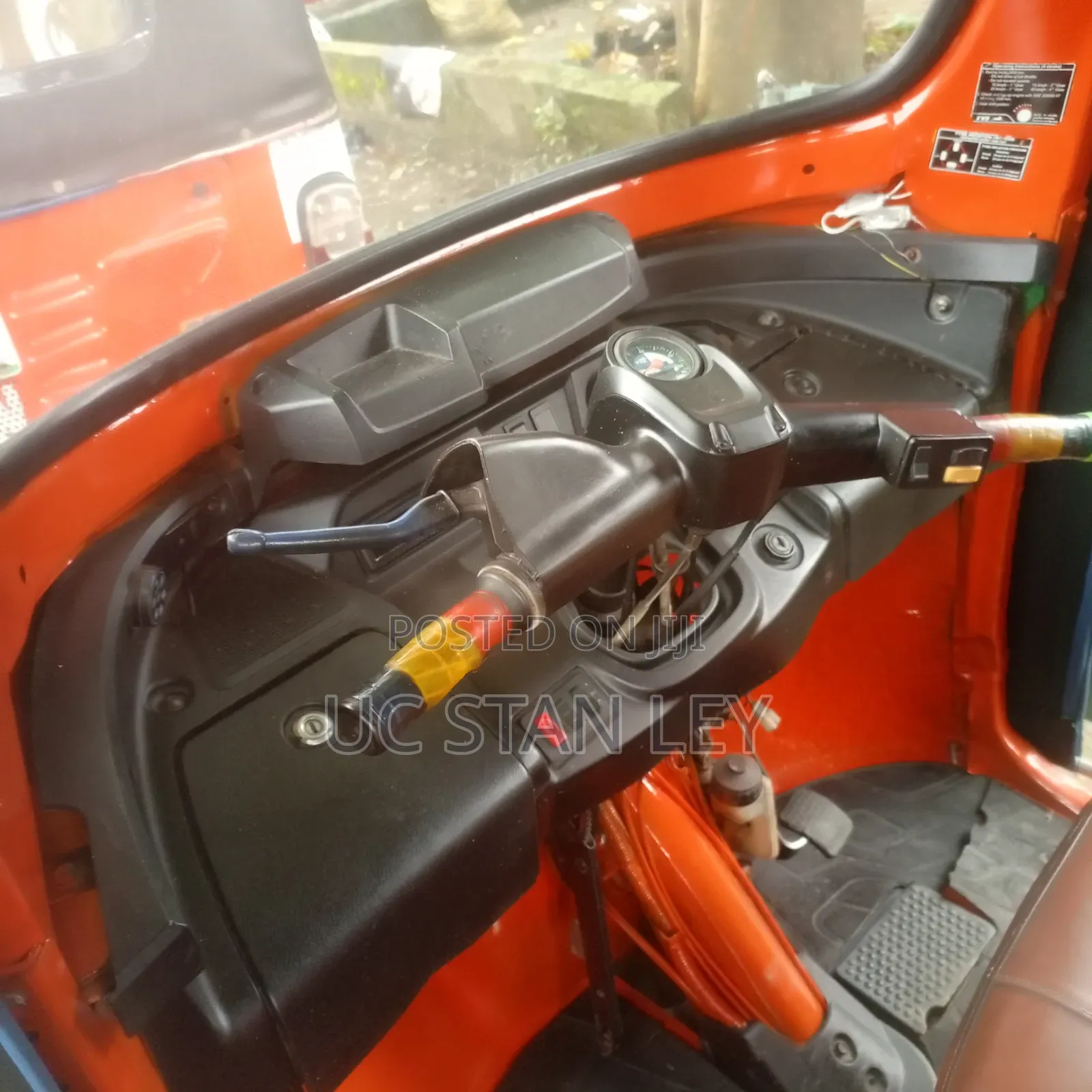 TVS King Cargo 2022 Orange