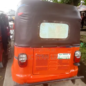 TVS King Cargo 2022 Orange