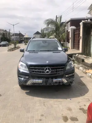 Mercedes-Benz M Class ML350 4dr SUV (3.5L 6cyl 7A) 2015 Gray