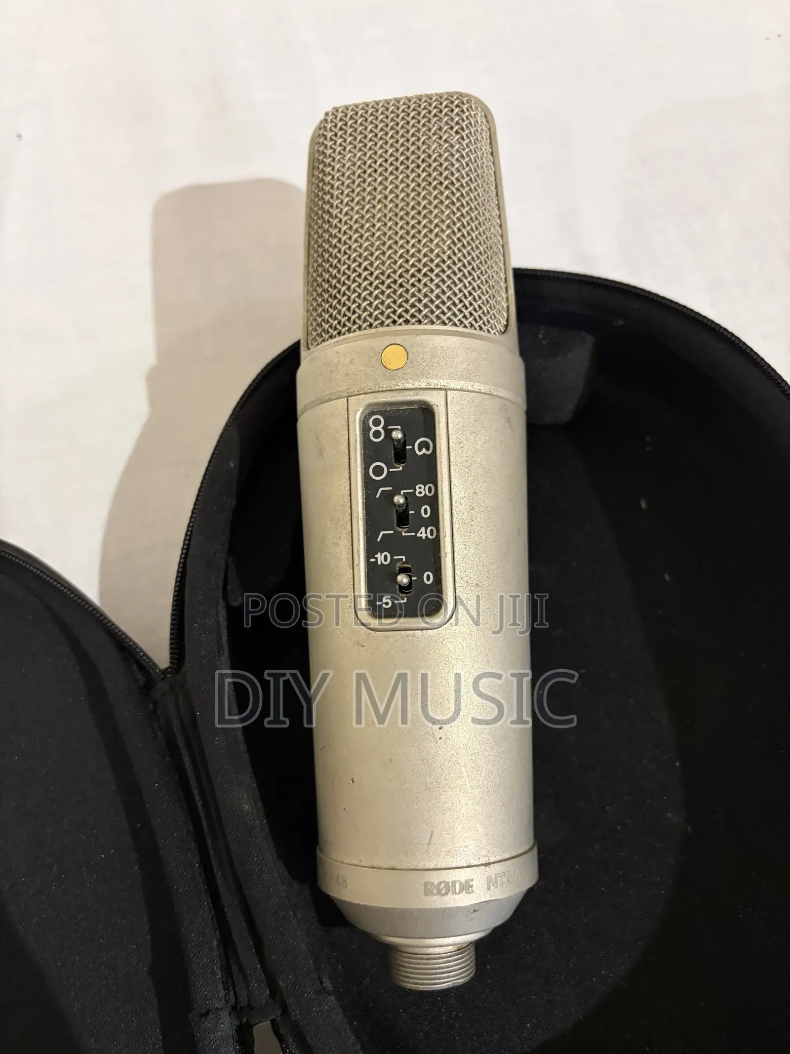 RØDE NT2-A / NT2A Professional Studio Condenser Microphone