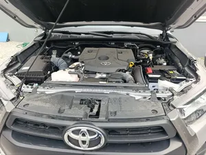 New Toyota Hilux 2025 Gray