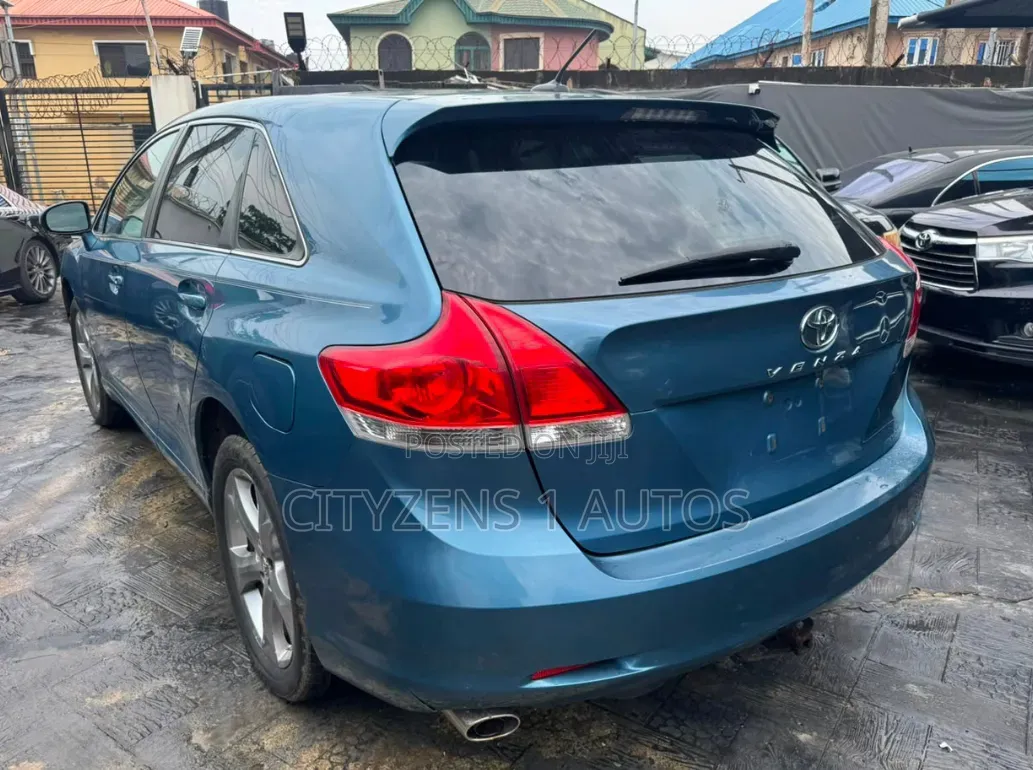 Toyota Venza 2010 Blue