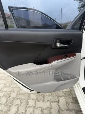 Toyota Camry XLE 4dr Sedan (2.5L 4cyl 6A) 2014 White