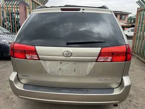 Toyota Sienna LE AWD 2005 Gold
