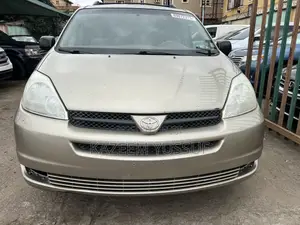 Toyota Sienna LE AWD 2005 Gold