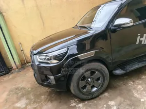 Toyota Hilux 2010 Black