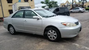 Toyota Camry LE V6 4dr Sedan (3.0L 6cyl 5A) 2004 Silver