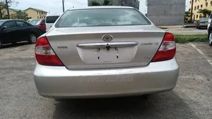 Toyota Camry LE V6 4dr Sedan (3.0L 6cyl 5A) 2004 Silver