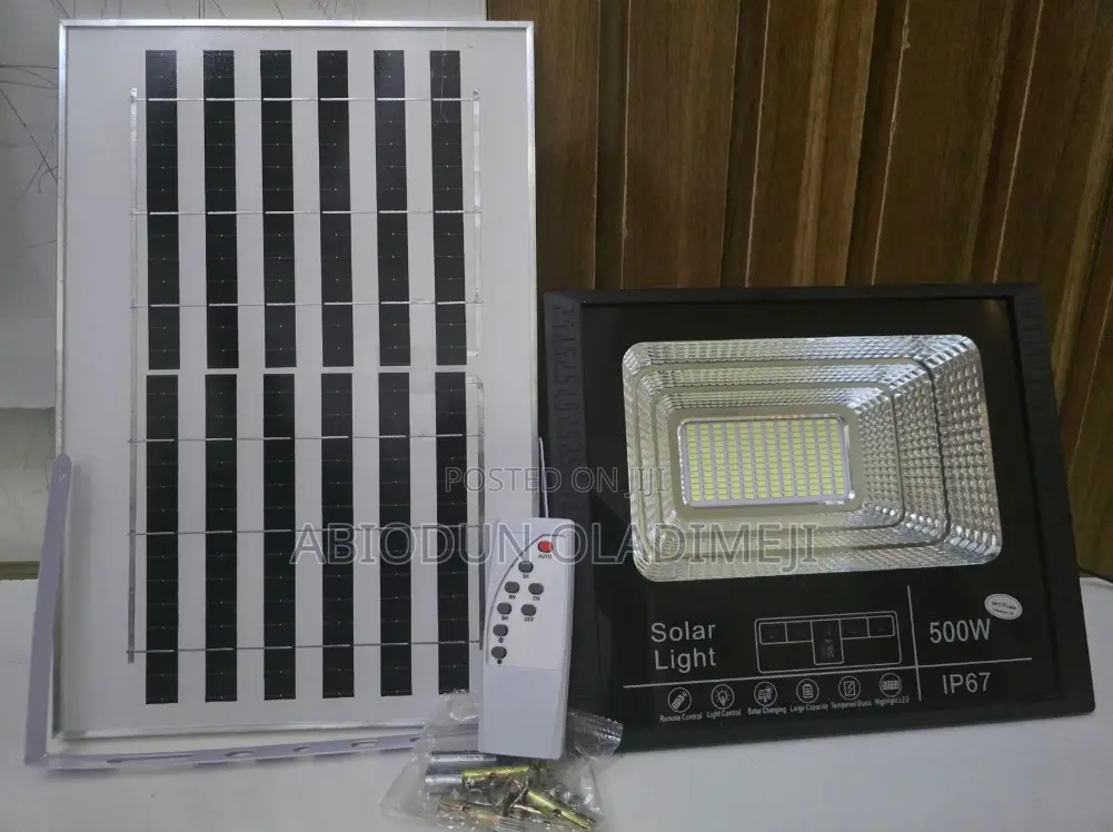 LumiVOLT 500watts Solar Flood Light