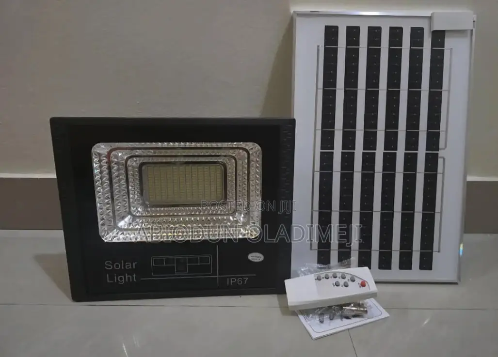 LumiVOLT 500watts Solar Flood Light