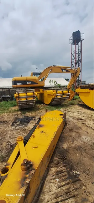 Caterpillar Swamp Buggy 320CL for Sale. Price:430 Million