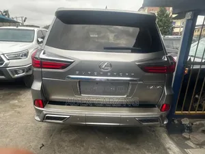 Lexus LX 2017 Gold