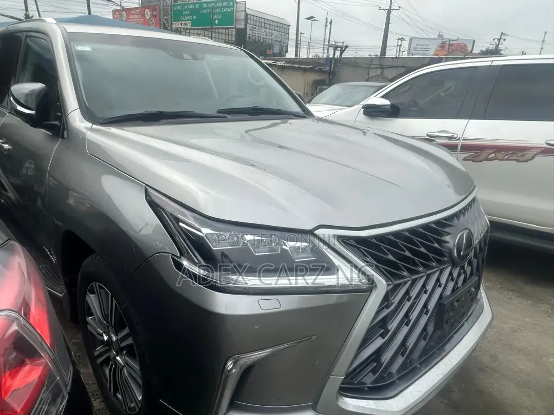 Lexus LX 2017 Gold