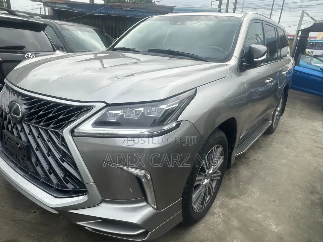 Lexus LX 2017 Gold